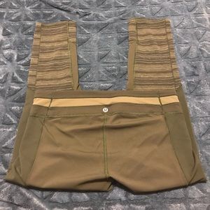 Lululemon Capri Leggings • 8